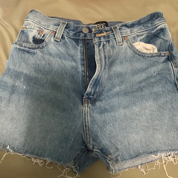 BDG Girlfriend High-Rise Denim Short - Picture 2 of 3